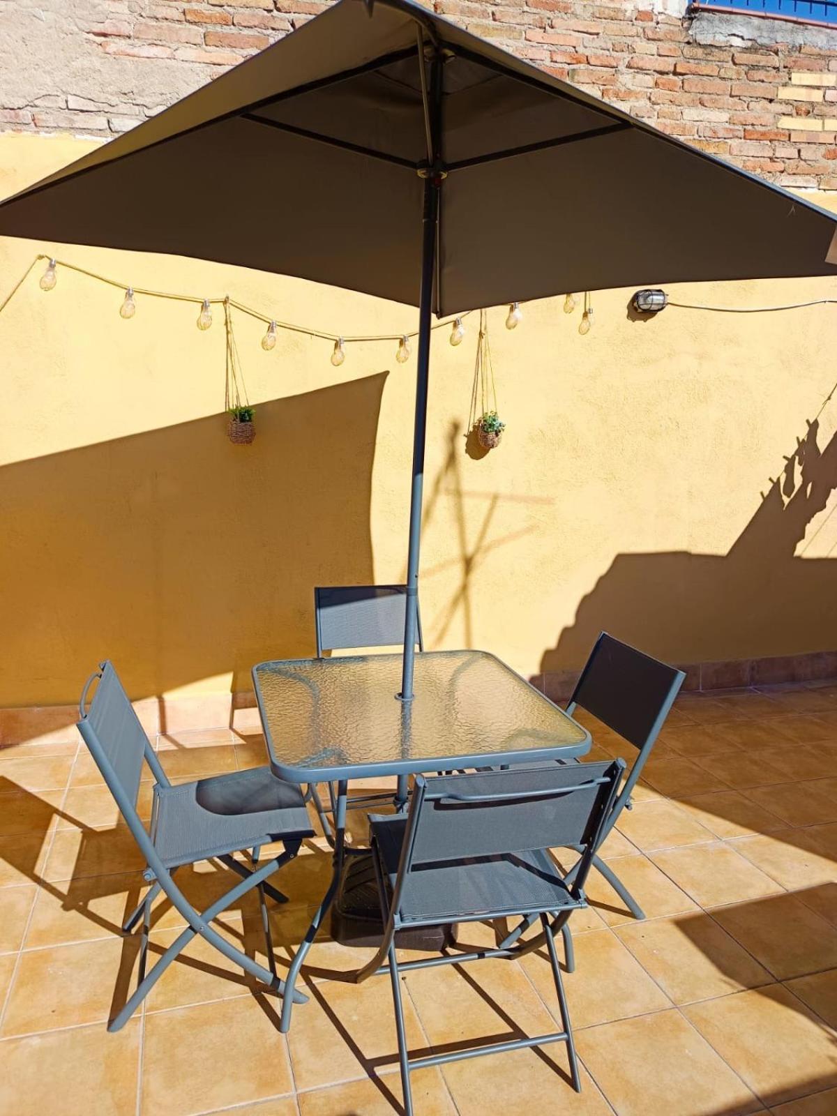 La Curiosa Del Casc Antic Apartment Tarragona Ngoại thất bức ảnh